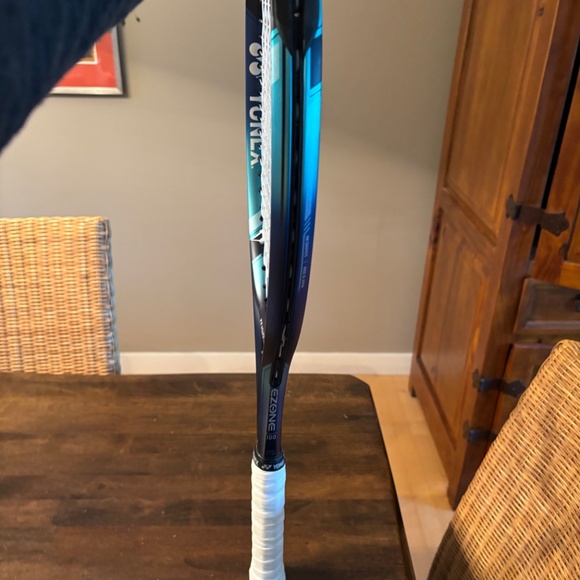 Yonex EZONE 100  Racket - 7th Generation - Picture 12 of 14